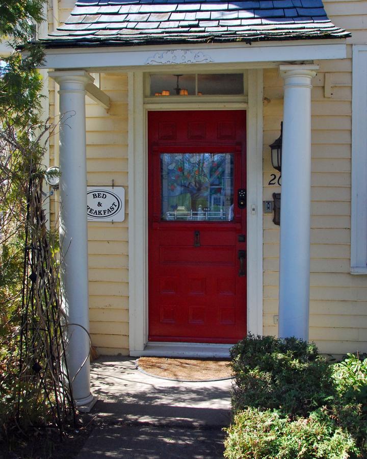 Apple Tree Historic Bed & Breakfast 3*