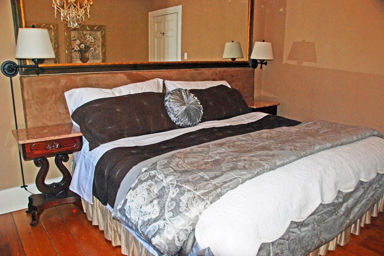 Apple Tree Historic Bed & Breakfast Niagara-on-the-Lake